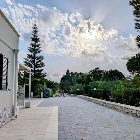 La Lanterna Delle Fate Bed and Breakfast 3*