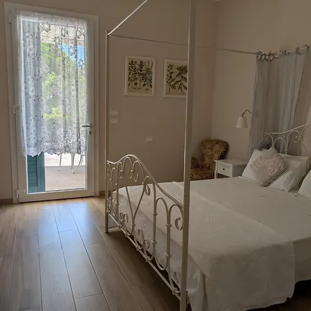 La Lanterna Delle Fate Bed and Breakfast